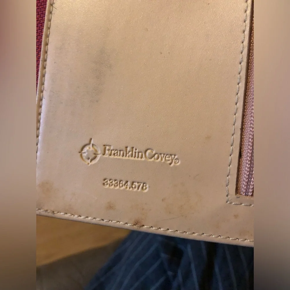 Franklin Covey Cream Leather Organizer with Pink Zip Accent